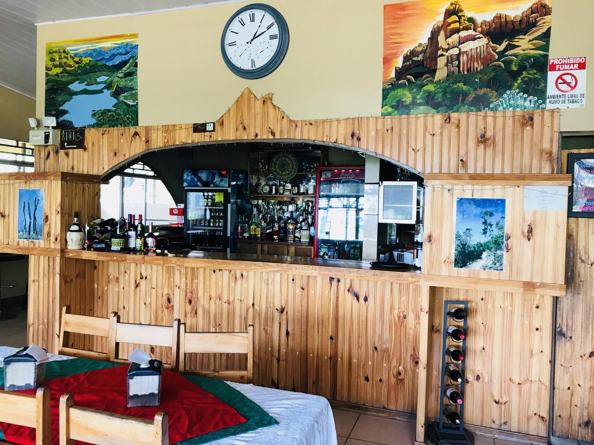 Hotel Uran Rivas Exteriör bild